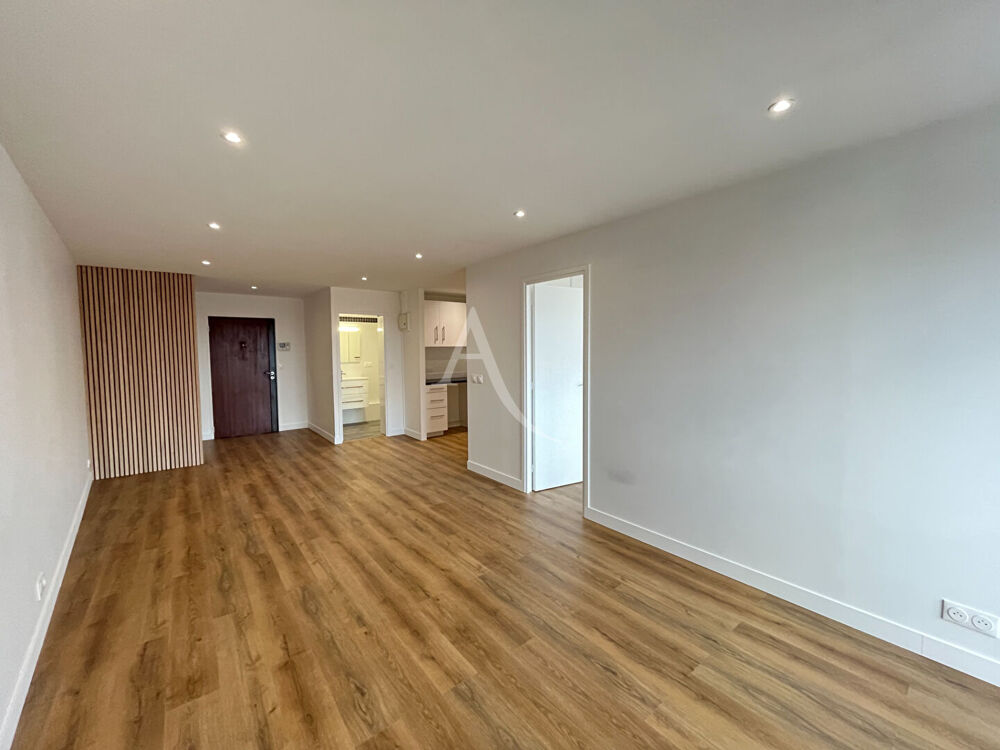 Location Appartement TYPE  2, REIMS - HYPER CENTRE Reims