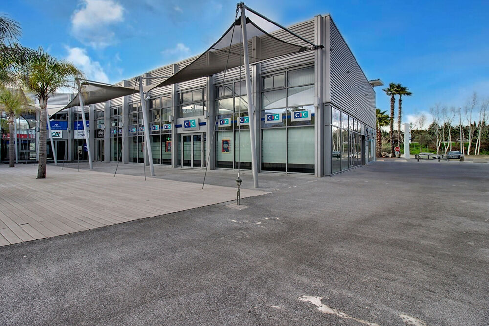   A VENDRE EN EXCLUSIVITÉ | MURS PROFESSIONNELS 136 m² à Roquebrune-sur-Argens 