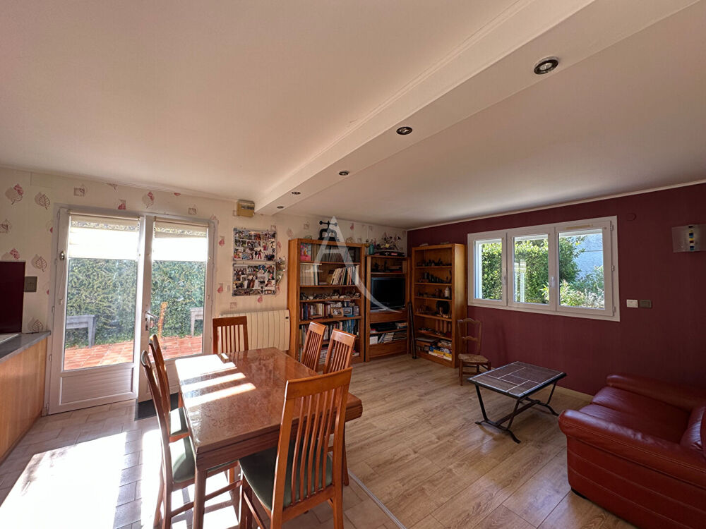 ROCHEFORT - BELLE MAISON FAMILIALE DE 167 M² - 5 CHAMBRES, DEUX GARAGES , FORT POTENTIEL !