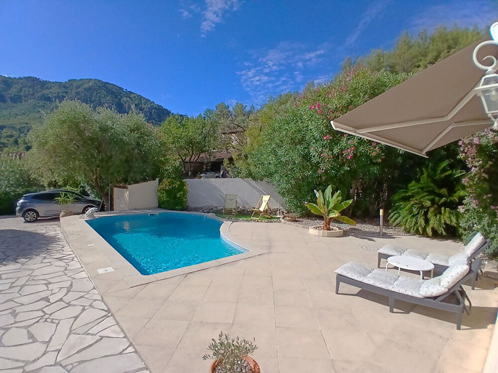 Vente Maison Maison à vendre à LE REVEST LES EAUX 135 m2² sur 650 m² de terrain  - 4 chambres avec piscine Le revest les eaux