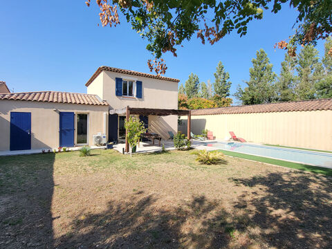   D�couvrez cette charmante maison � Mori�res-l�s-Avignon, id�ale pour profiter du soleil ? avec sa piscine rafra�chissante ! Maison - 4 pi�ce(s) - 90 m�