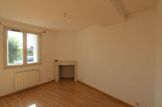  Appartement à louer 3 pièces 61 m²