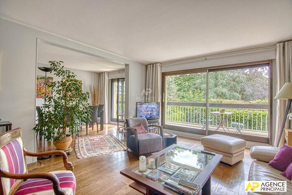 Vente Appartement Versailles Glatigny Appartement 5 pièces 110 m² avec chambre  attenante de 16m² situé au 1er étage avec ascenseur, balcon plein Versailles