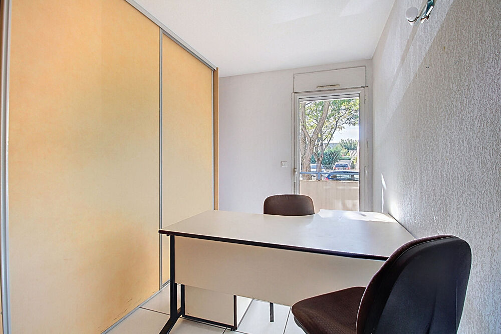   À LOUER - LOCAUX PROFESSIONNELS / BUREAUX 93m² - DRAGUIGNAN CENTRE-VILLE Draguignan