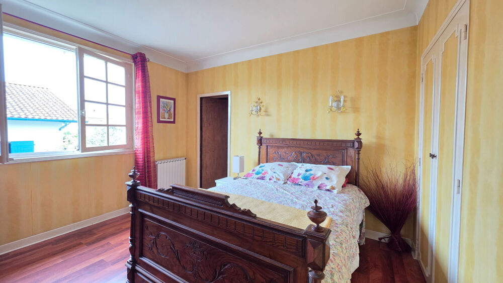 Vente Maison Anglet Maison de 202 m²  9 pièces  Fort potentiel Anglet