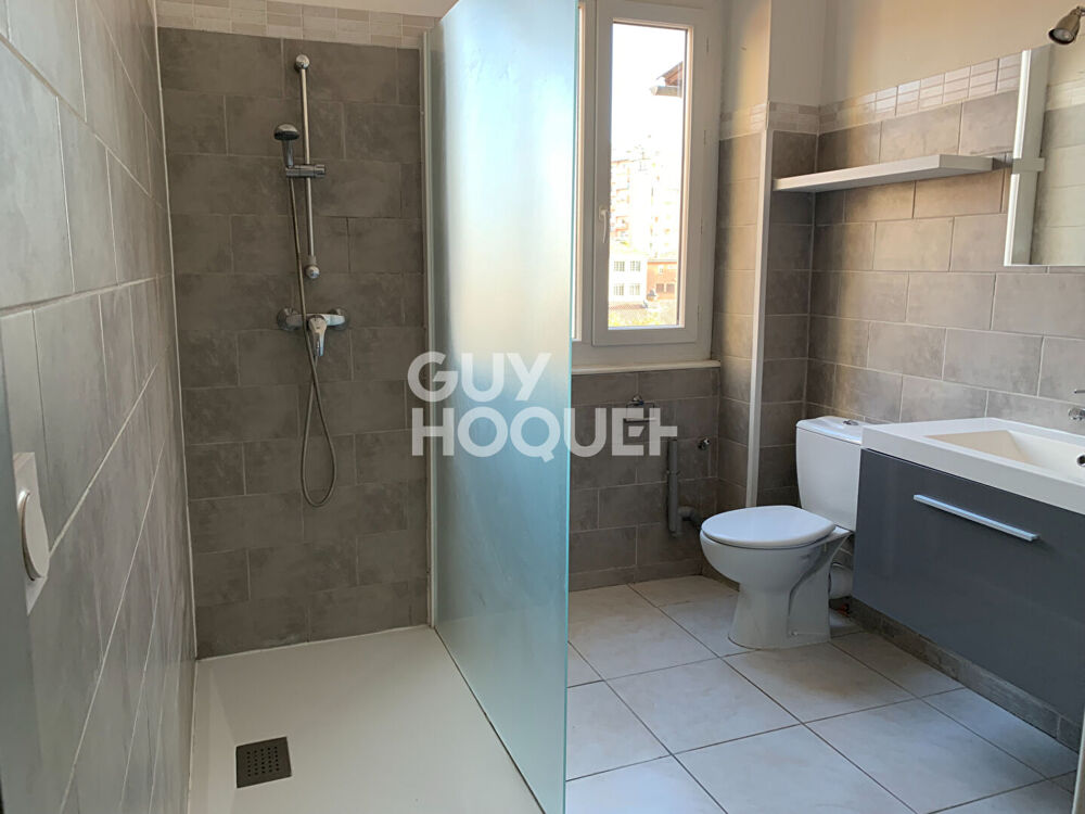 Appartement T2 à louer au centre-ville d'Aubenas - Réf 6142-1409
