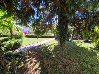  Immeuble  vendre 11 pices 275 m