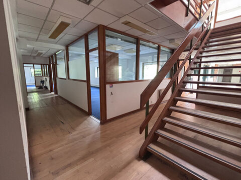   À LOUER - BUREAUX - MENNECY 