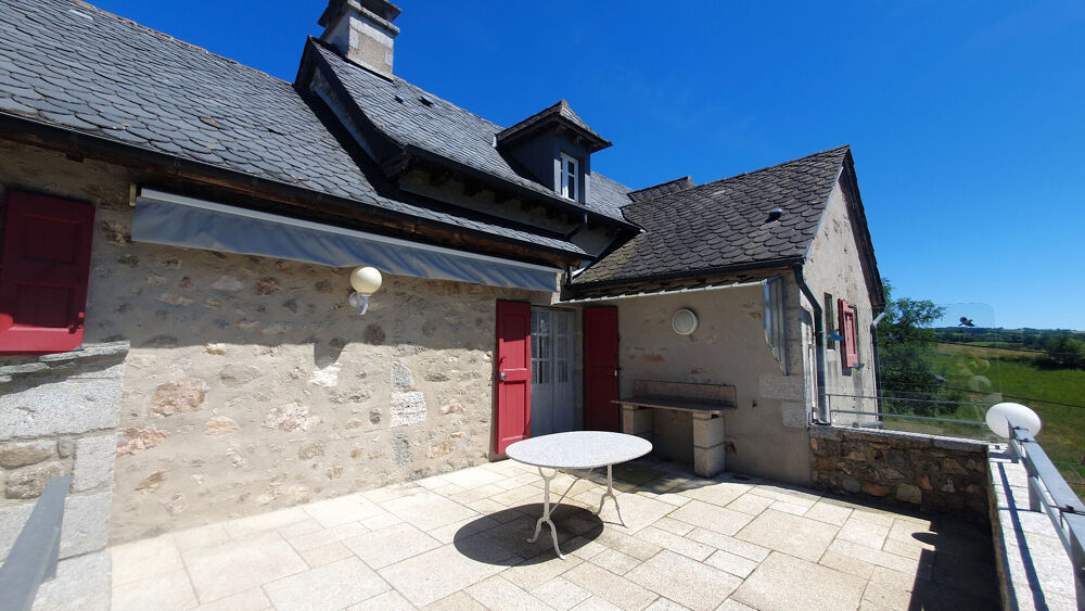LUNAC Propriété de caractère en pierre rénovée .220 m² habitables Dépendances Spa Terrain 1 805 m²