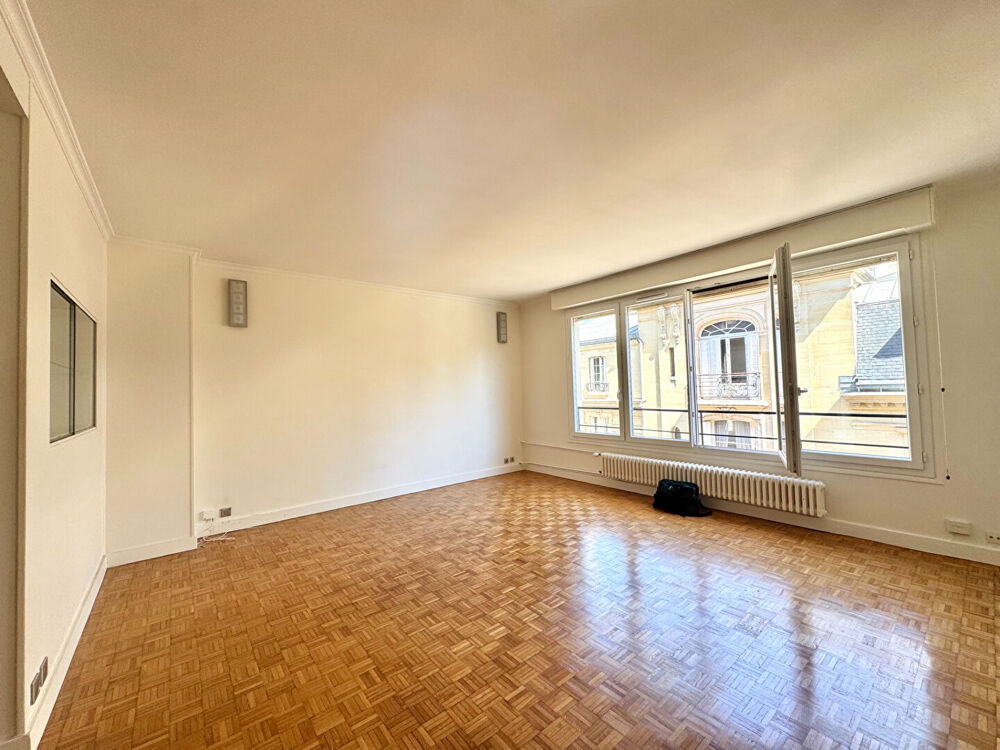 Vente Appartement VASTE APPARTEMENT DE CHARME - Appartement Paris 4 pièce(s) 111.46 m2 Paris 16