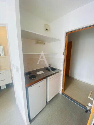  Appartement à louer 1 pièce 18 m²
