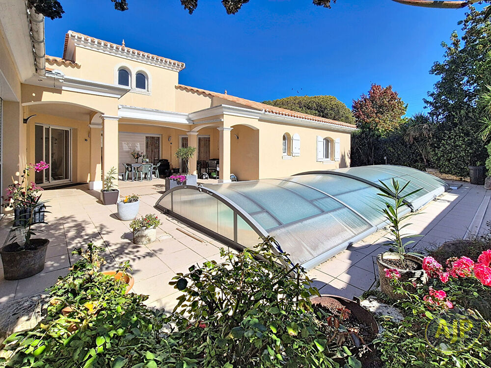 Maison 2 suites parentales + bureau / piscine / garage double