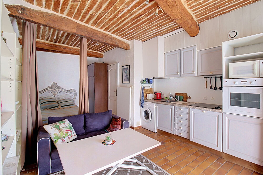 A VENDRE - CALLAS - Studio cosy de 24m² parfait pour investisseur ou premier achat