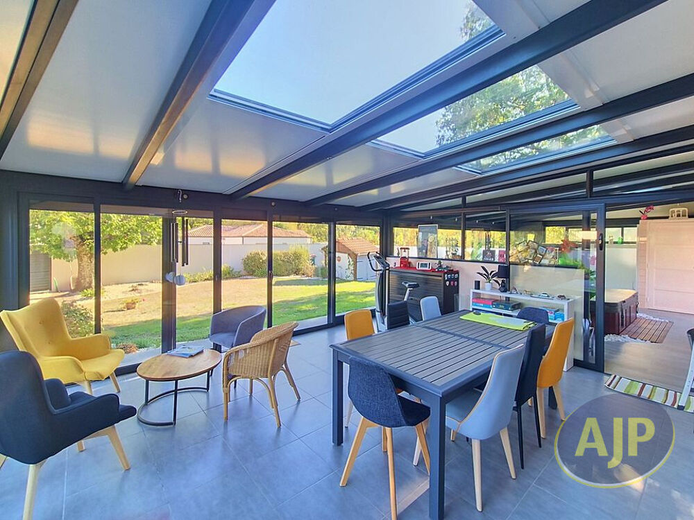 Maison Montaigu Vendee 5 pièce(s) 151 m2