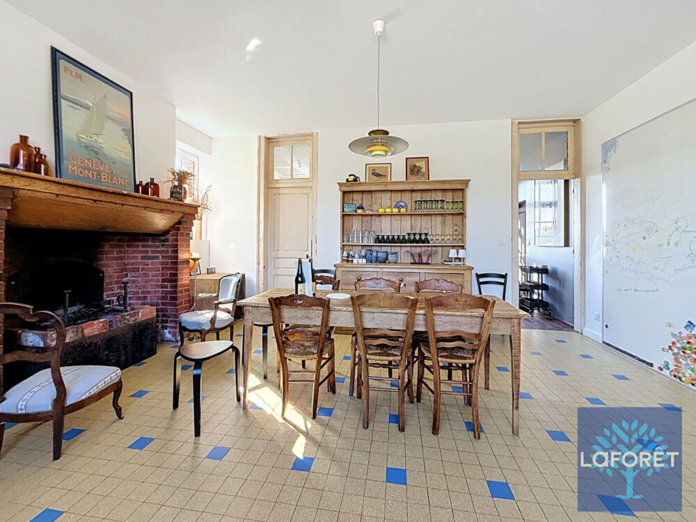Vente Maison Maison proche BERNAY 10 pièce(s) 260 m2 Bernay
