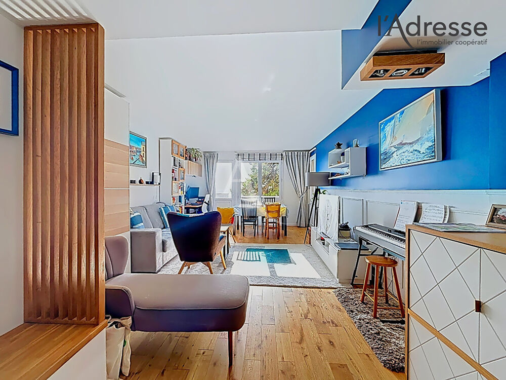 Vente Appartement 3 pièces de 78 m² avec vue Tour Eiffel, balcons et cave Suresnes