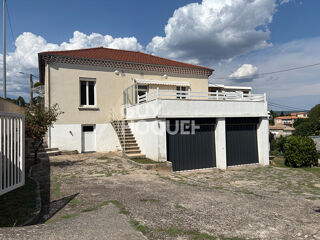  Maison à louer 4 pièces 242 m²