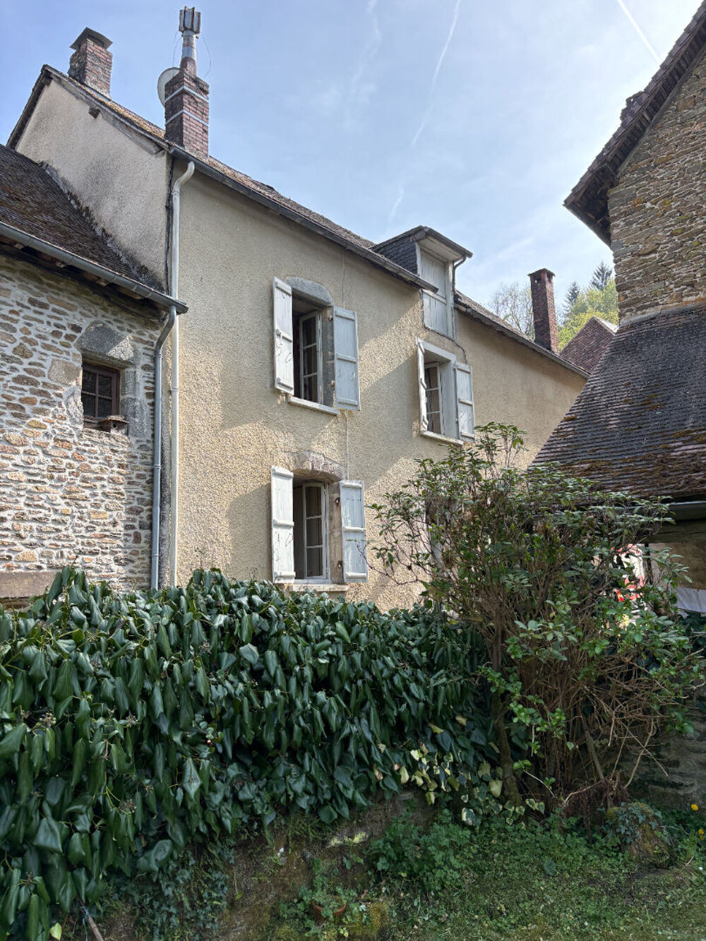 Vente Maison Maison de village avec jardin en bord de rivière Segur le chateau