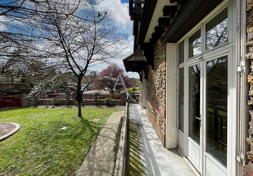 Maison Poissy 9 pièce(s) 215 m2
