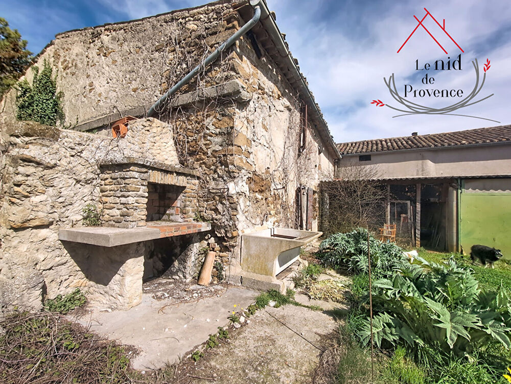 Ferme à restaurer totalement avec terrain attenant