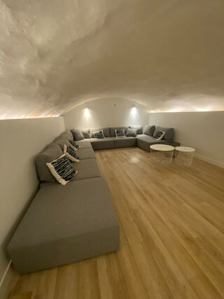  Appartement � louer 9 pi�ces 148 m�