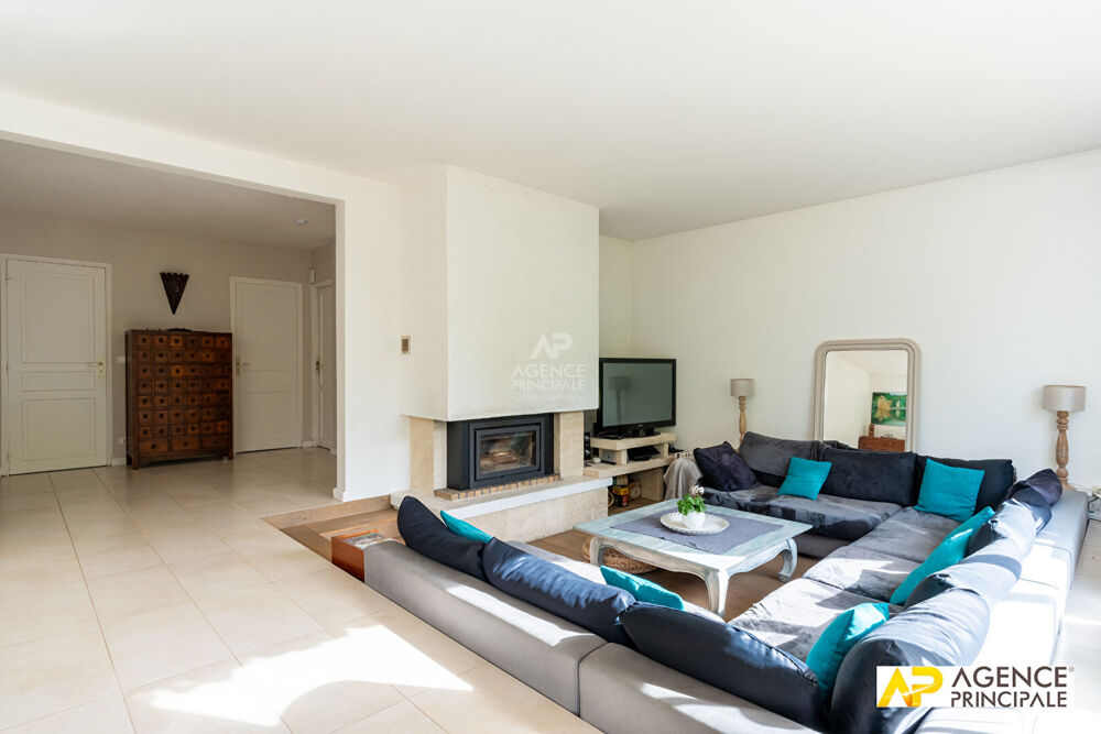 Vente Maison Maison 7 pièce(s) 160 m2 Le mesnil le roi