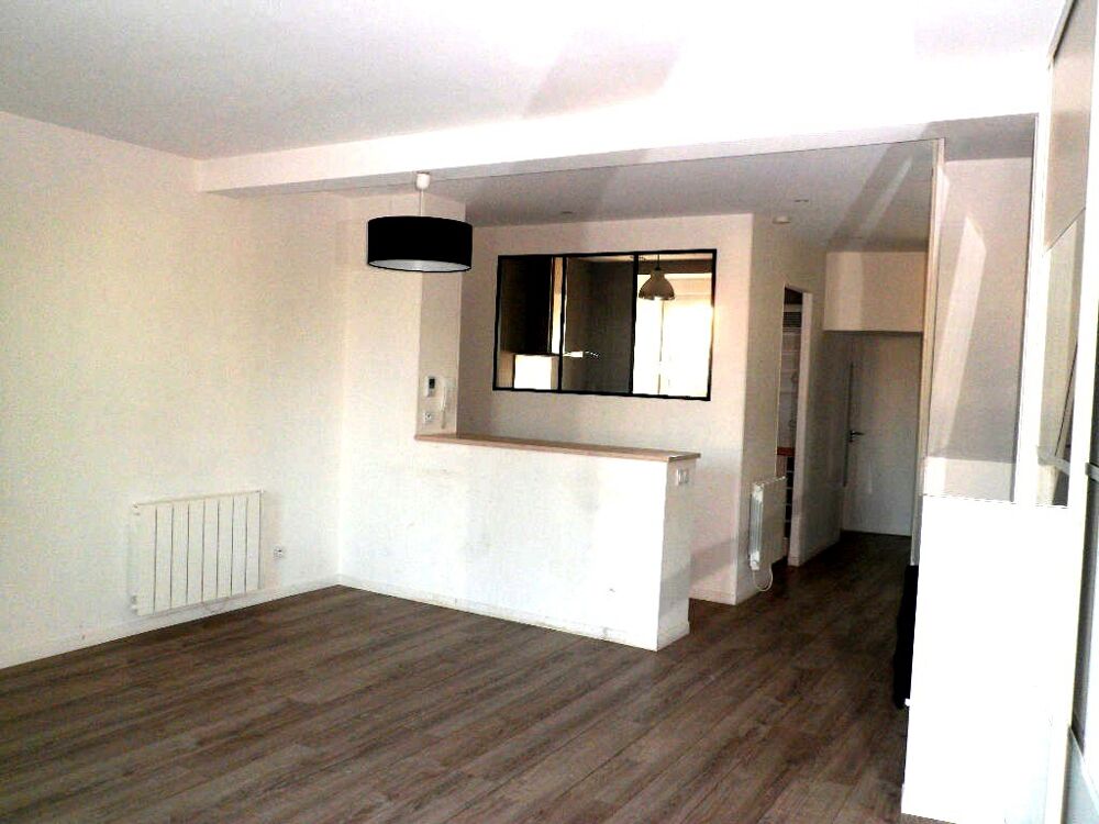 VANNES - Proche gare - T3 en duplex- pas de parking- non meublé