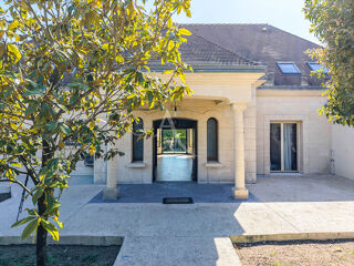 Maison 10 pièces 494 m² · à Neuilly-Plaisance · 494 m² · 1 370 000 €
