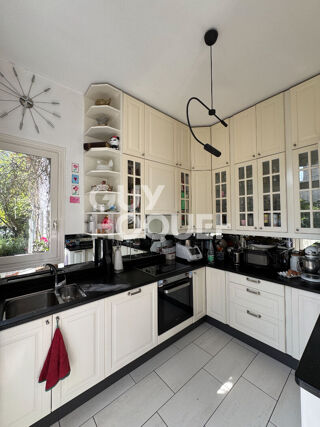  Maison  vendre 10 pices 160 m