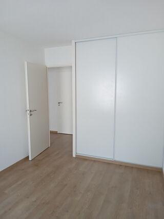  Appartement à louer 3 pièces 65 m²