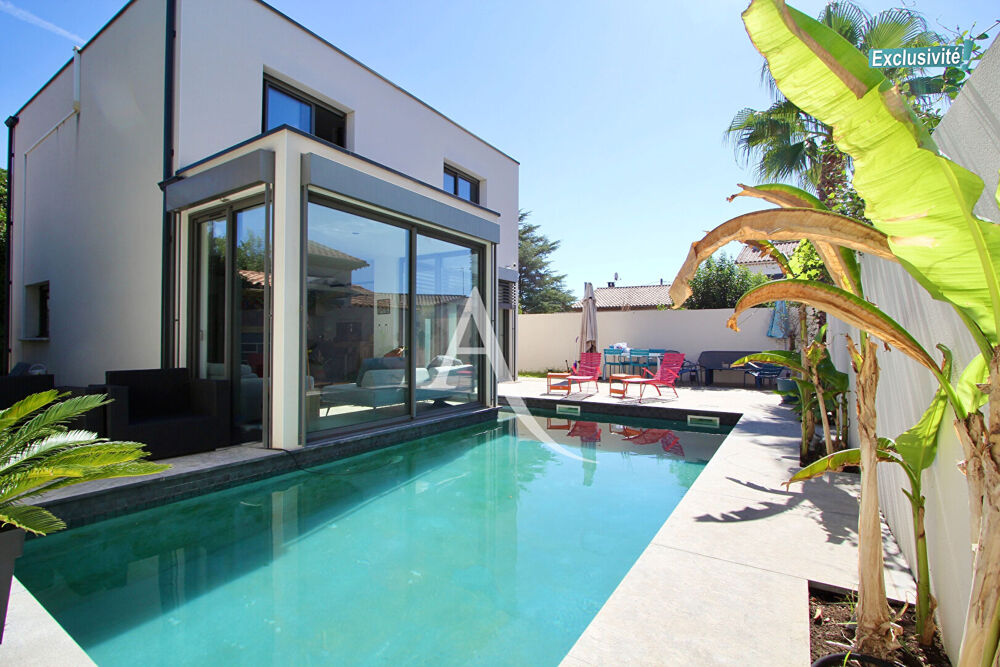 Location Maison RARE SUR PEROLS  - BELLE MAISON 4 FACES EN R+1 - 5 PIÈCES - 105 M2 - 3 CHB - PISCINE - JARDIN 335 M2 ENVIRON LOCATION MEUBLÉE  A Perols