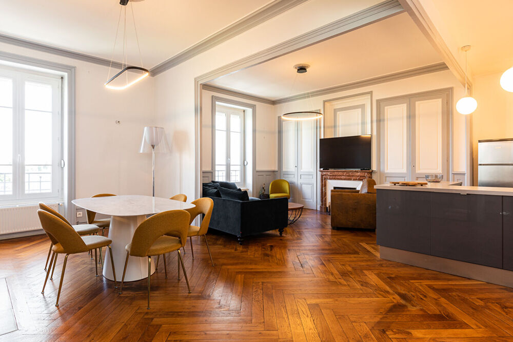 Sublime T4 ancien 107 m2 - 69006 LYON