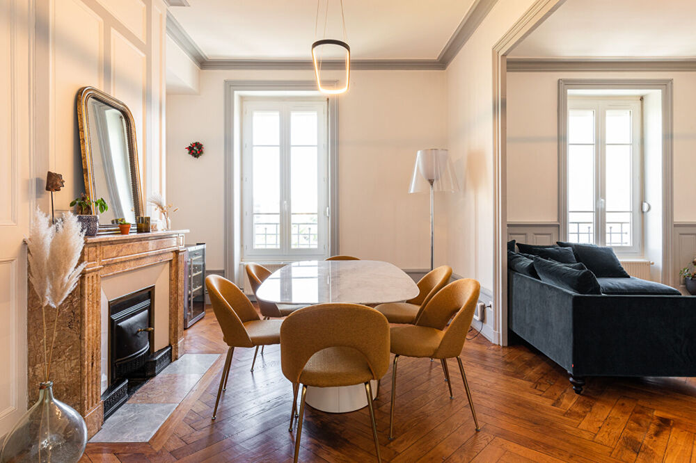 Sublime T4 ancien 107 m2 - 69006 LYON