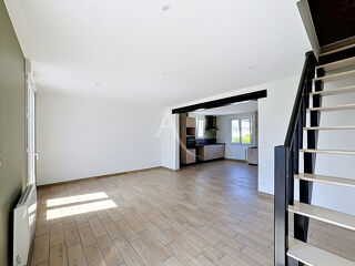  Maison à louer 5 pièces 102 m²