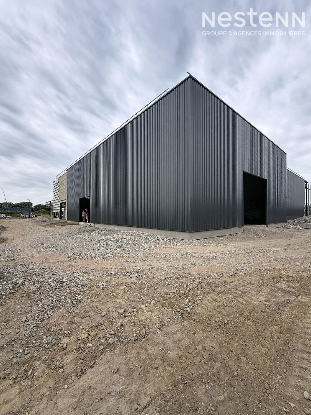   Local industriel 480 m² 9 m sous plafond 