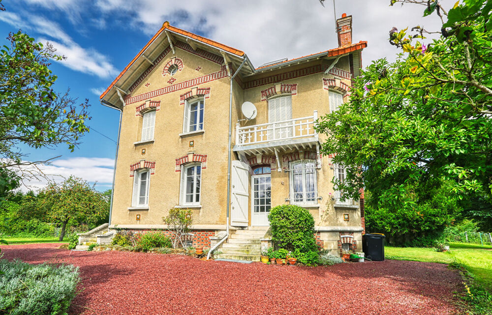 Maison 8 pièces 188 m² · à Lyons la Foret · 188 m² · 320 000 €