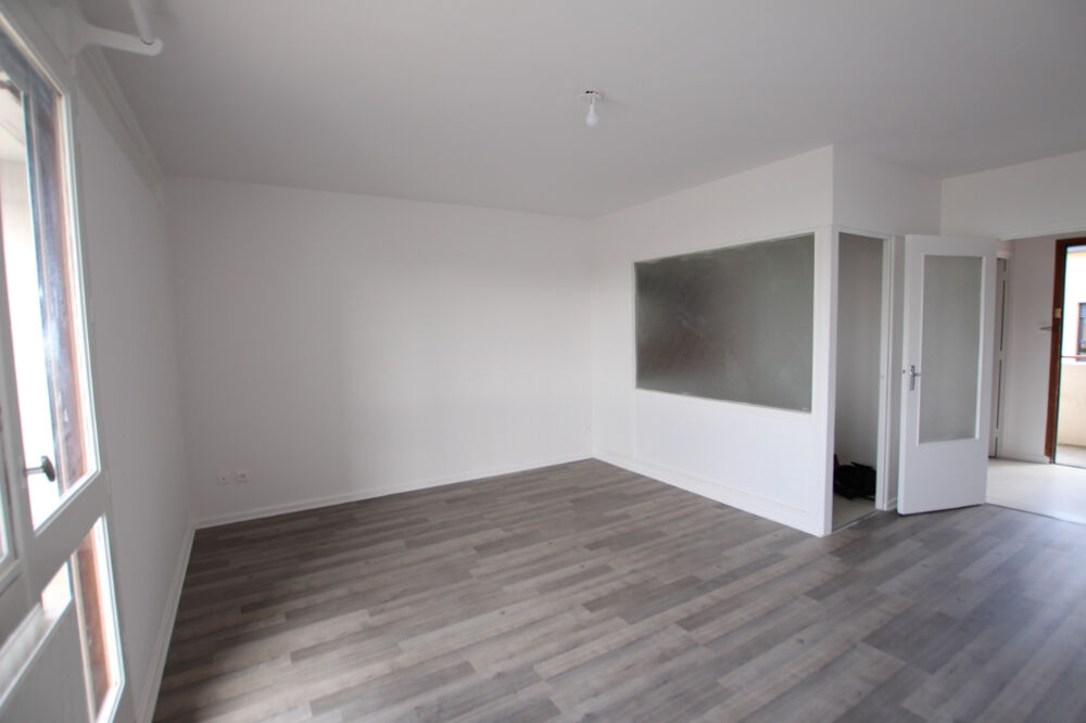 Location Appartement T1 AVEC BALCON - BRON Bron