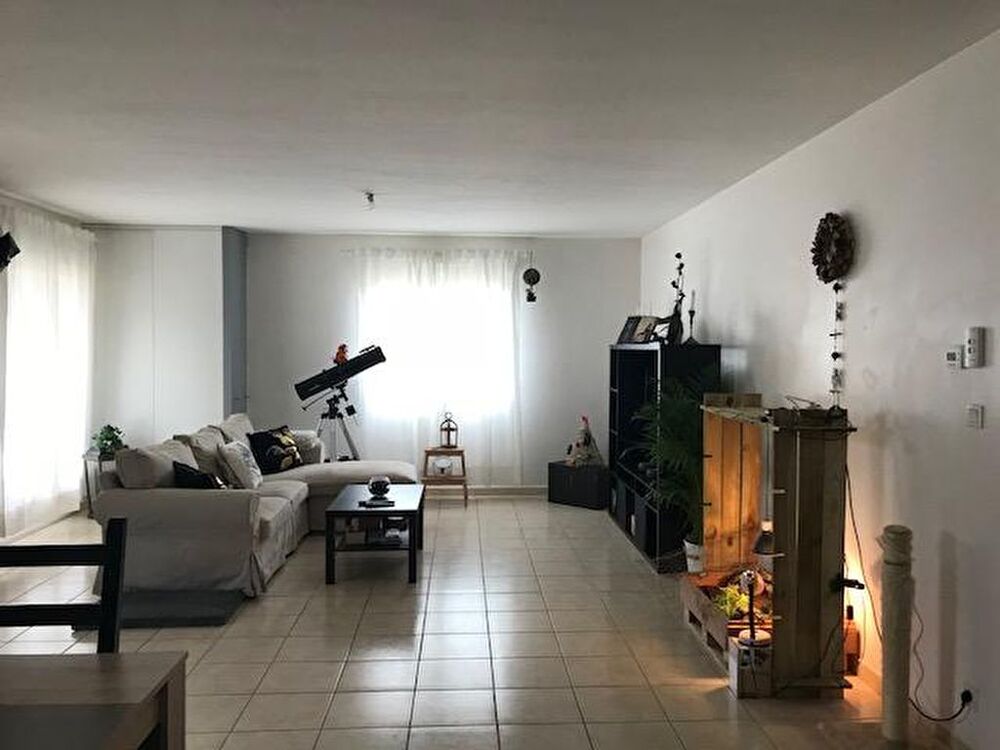 Location Maison Loue Cras maison T4 récente de plain pied sur terrain clos Cras sur reyssouze
