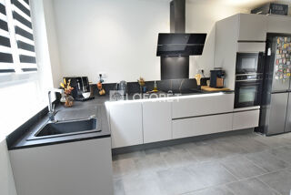  Appartement � vendre 4 pi�ces 121 m�