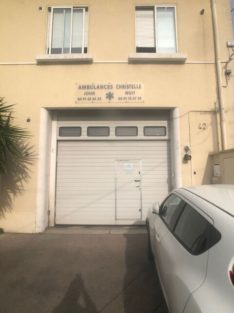 Grand local commercial Mazargues 13009 marseille 1700 13009 Marseille