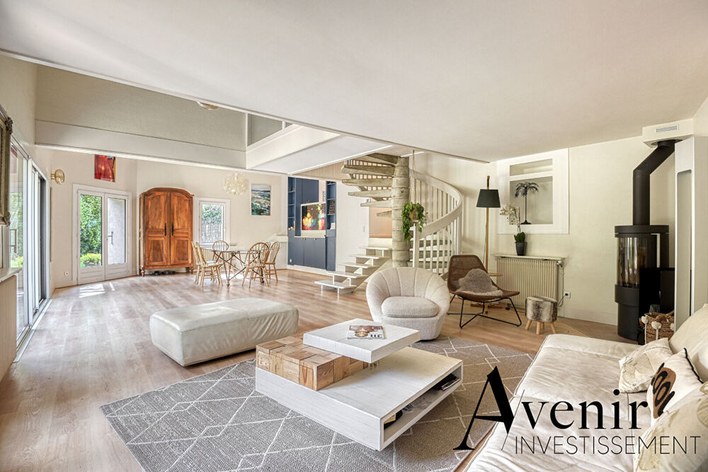 Location Maison CHARBONNIERES LES BAINS - MAISON FAMILIALE - 235M2 - T5 - JARDIN 1.100 m2 AVEC PISCINE Charbonnieres les bains
