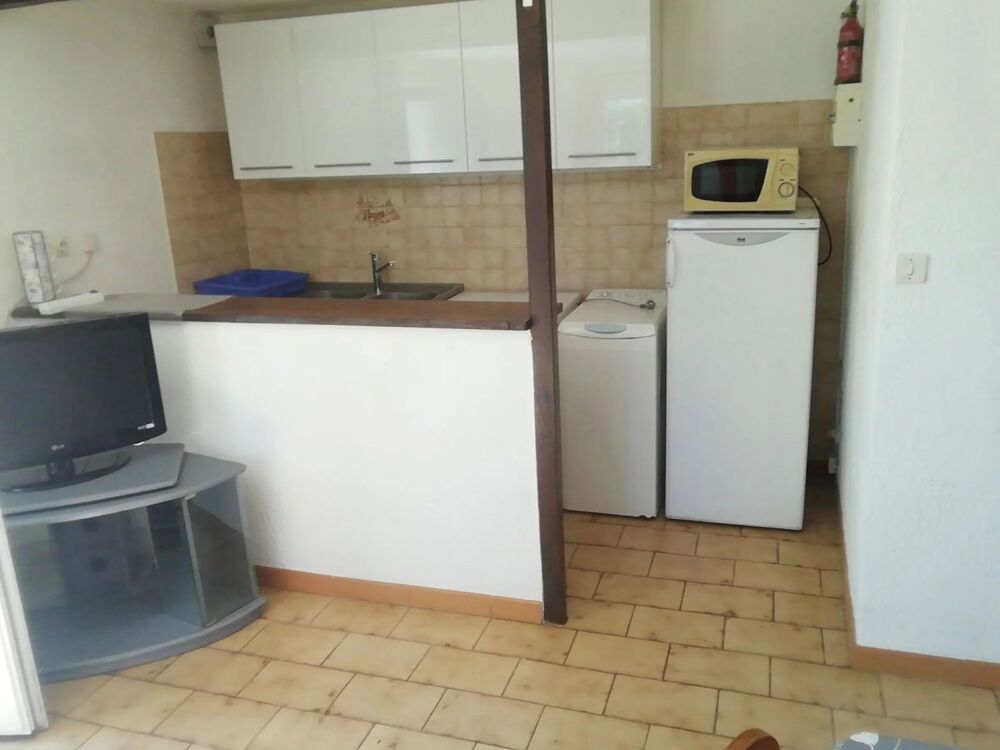 Location Appartement T2 meublé 33m² - St Mitre Saint mitre les remparts