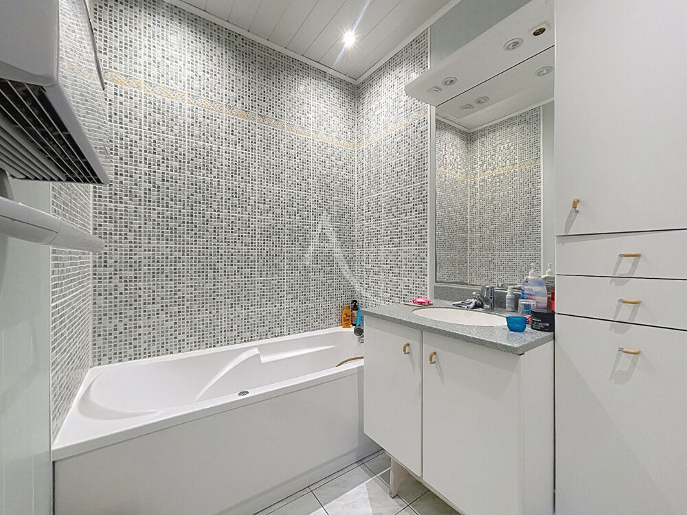 Maison Angers 11 pièce(s) 161 m2