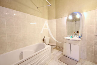  Appartement à louer 4 pièces 99 m²