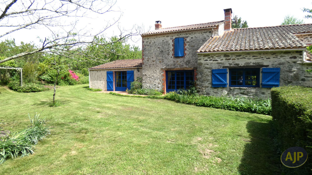 Maison Nesmy 8 pièce(s) 180 m2