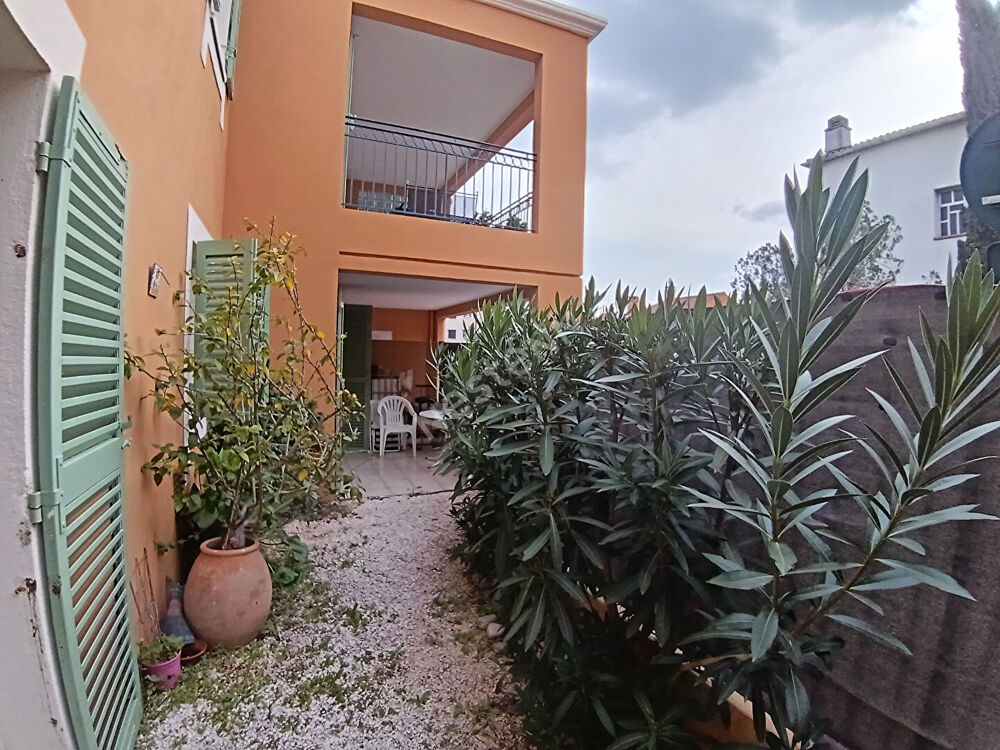 Vente Appartement Sanary appartement en Rez de jardin type 3 de 82 m², terrasse, jardinet et place de stationnement. Sanary sur mer