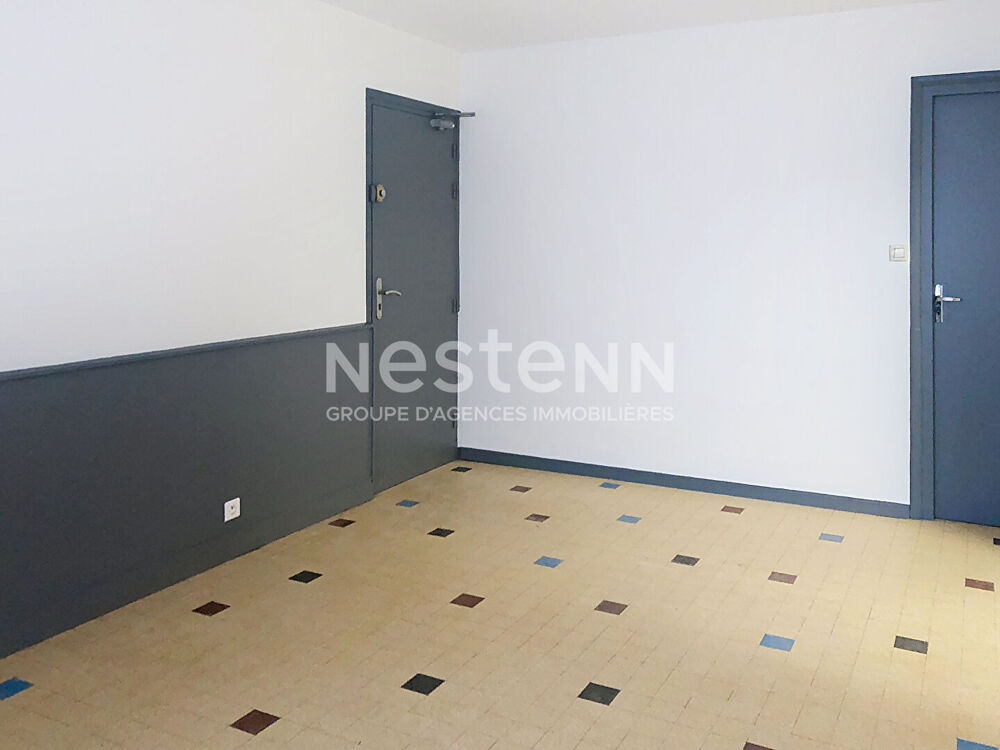   Local commercial de 75 m2 dans centre de Saint Just Malmont 