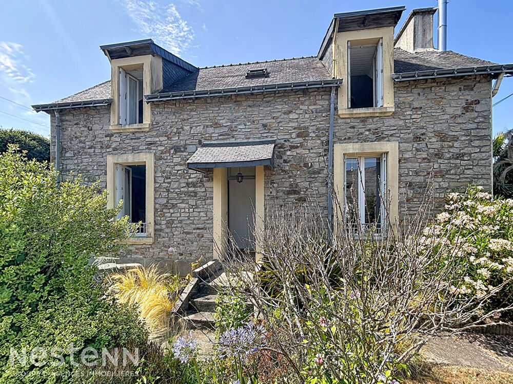 Vente Maison Maison en pierre de 77m², 3 chambres proche commodités à pied. Quimperle