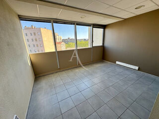   Local Professionnel à usage de bureaux Nîmes 6 pièces 103.15 m2 Nîmes