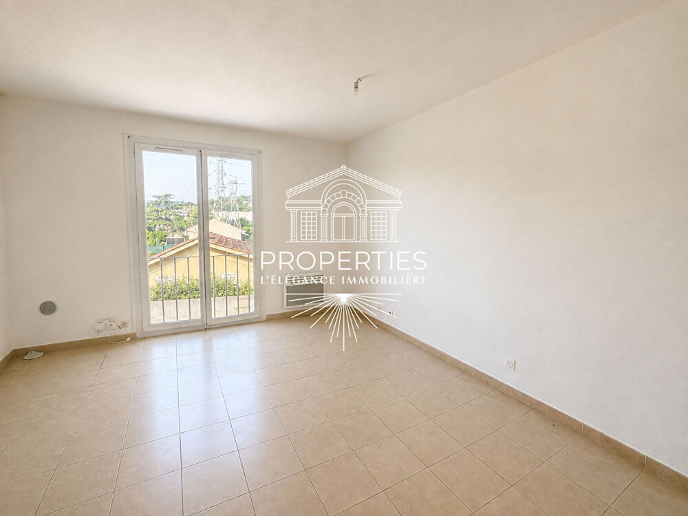 Location Appartement LE LAVANDOU - T3 - 38.86 M2  - PROCHE COMMERCES. Le lavandou